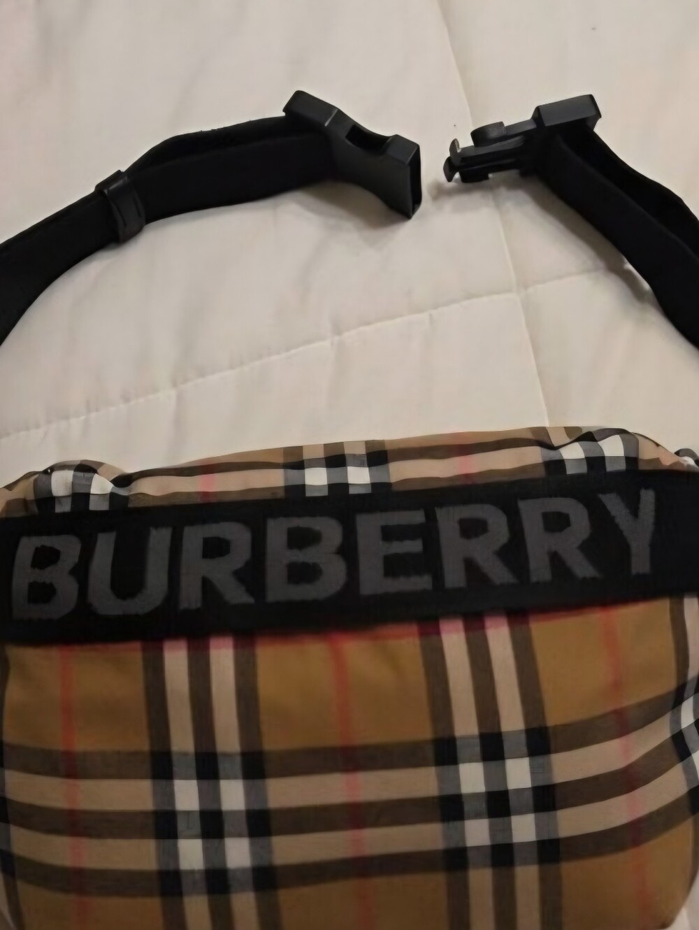 VIP Only Bought From Italy Never Been Used.Burberry Beige Nova Check Belt Bag - Picture 12 of 13